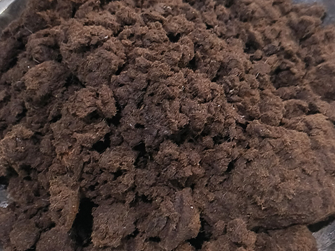 木屑压榨实验：探索固液分离新效能